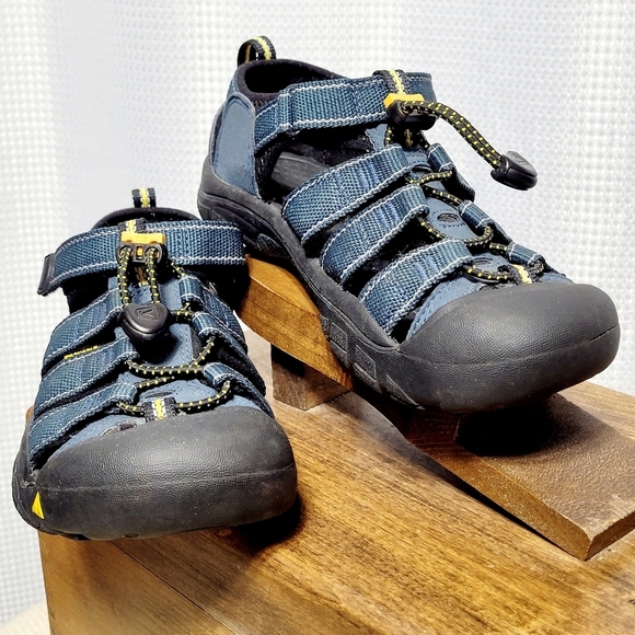 Keen Newport H2 Waterproof Sport Sandals Shoes Blue Black Kids Size‎ US 2/EU 34 - Picture 2 of 8